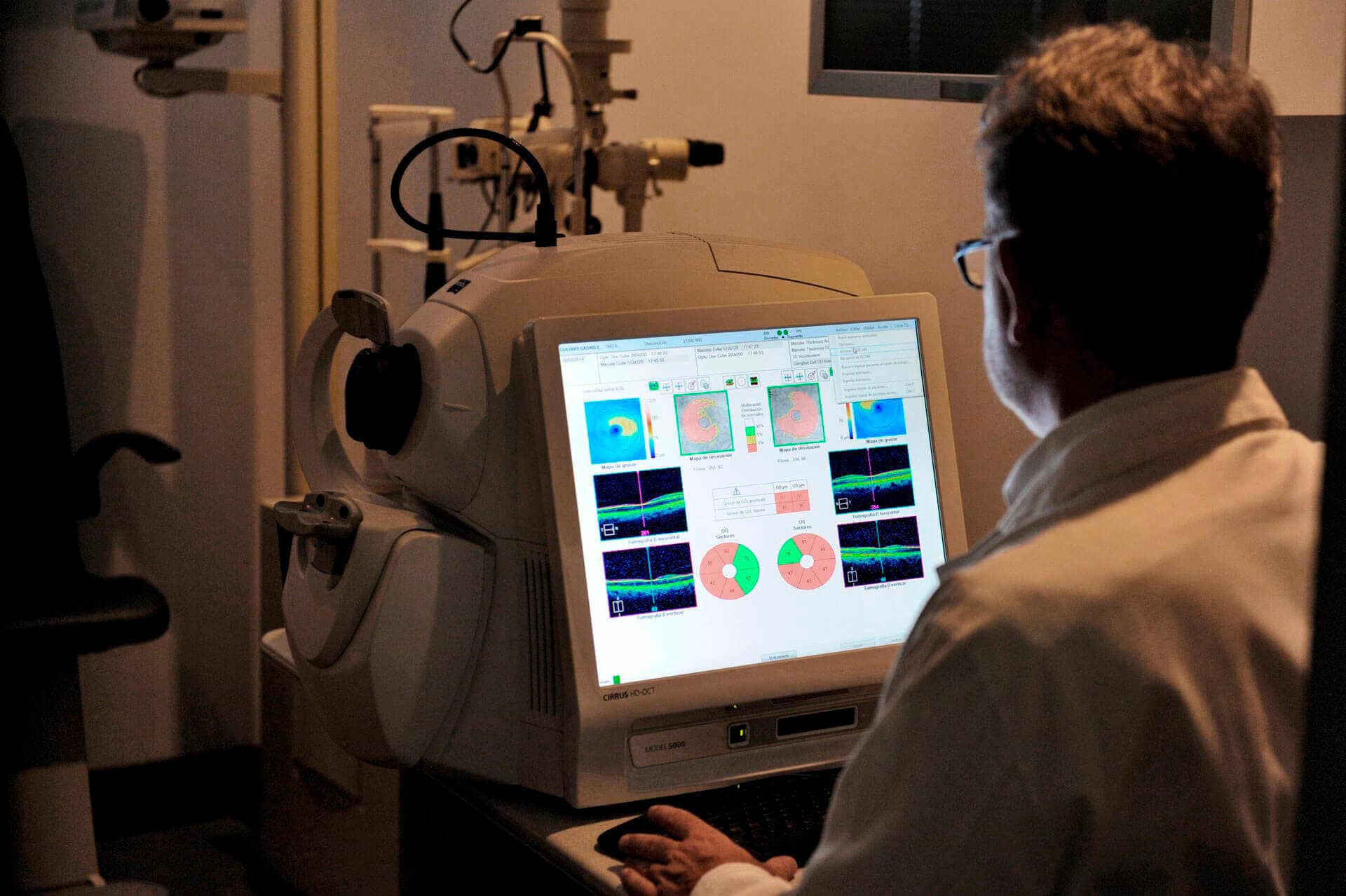 Oftalmólogo especializado en el tratamiento del glaucoma